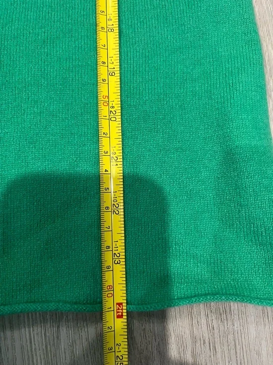 J Crew Italian Cashemere Crewneck Sweater rolled hem Womens. Size Small. - Picture 4 of 6